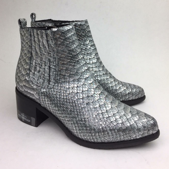 Blondo Elvina Waterproof Bootie 7.5. Narrow at toe - Picture 4 of 14